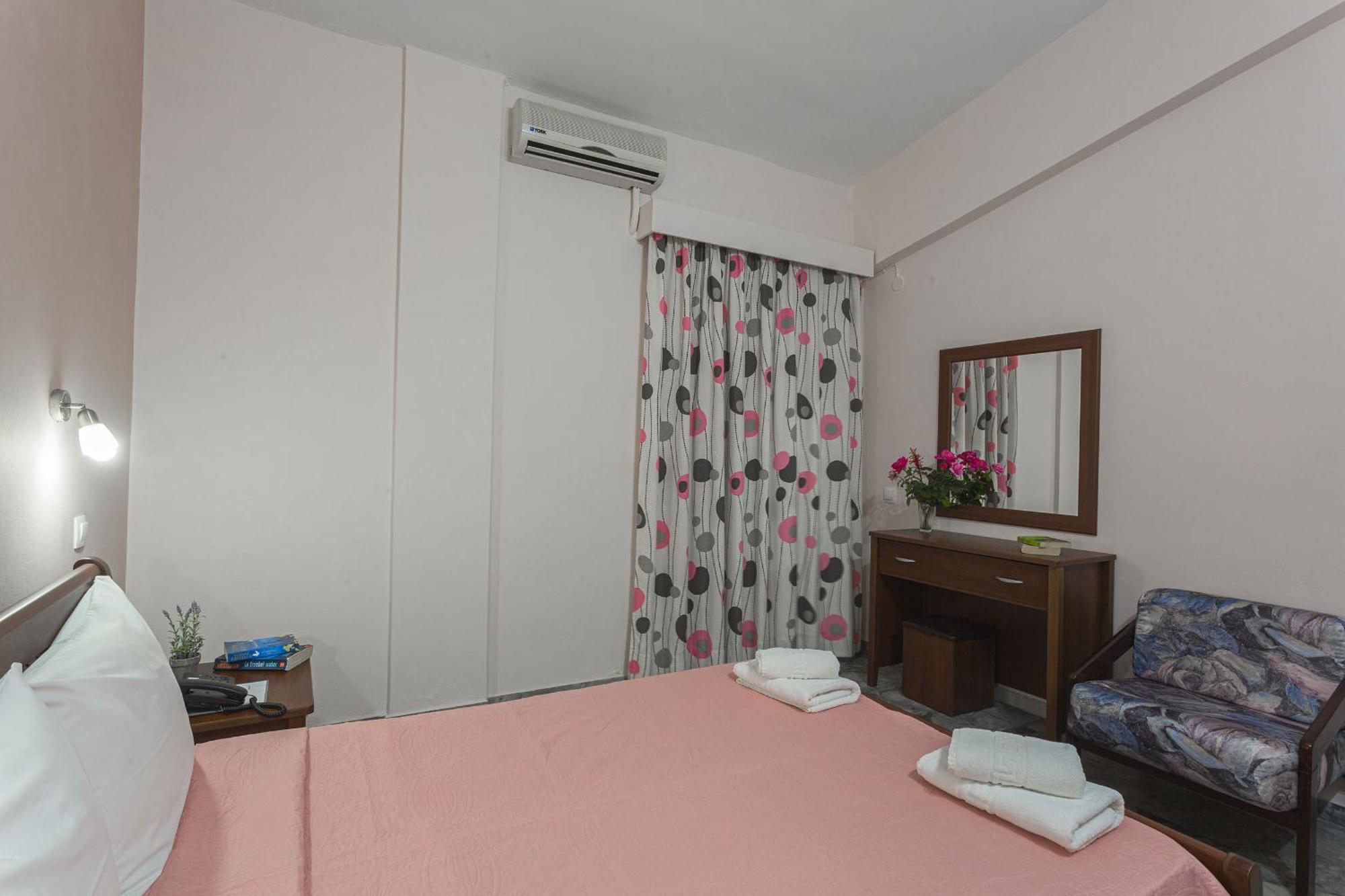 Remvi Hotel - Apartments Stoúpa Cameră foto